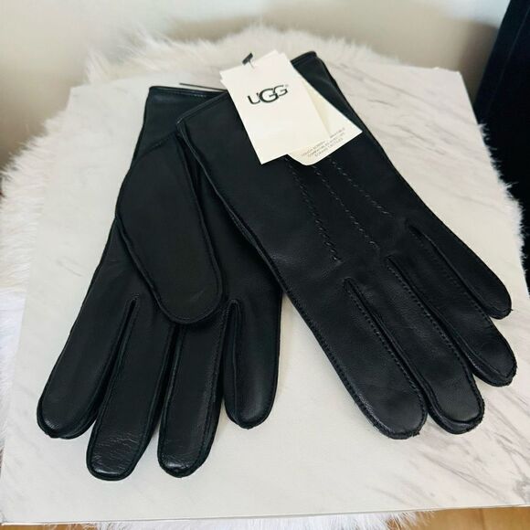 UGG Metisse Tabbed Vent Tech Soft‎ Stretch Leather Gloves, Black, Medium, NWT - Picture 1 of 13